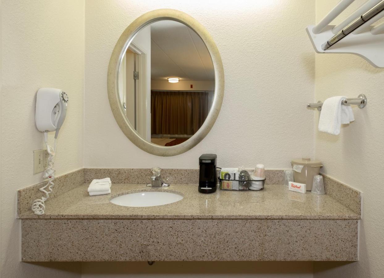 Red Roof Inn Milford - New Haven Εξωτερικό φωτογραφία