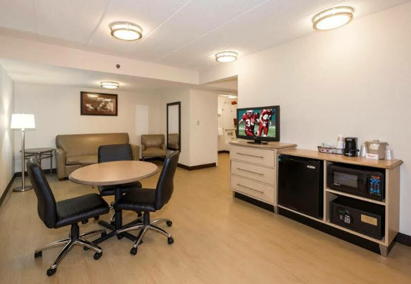 Red Roof Inn Milford - New Haven Εξωτερικό φωτογραφία